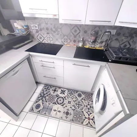 T2 Près De La Sans Parking Privé - Fr-1-607-227 *