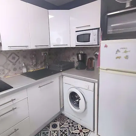 Appartement T2 Près De La Sans Parking Privé - Fr-1-607-227