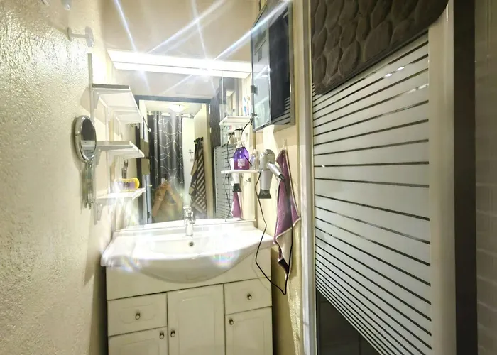 Appartamento T2 Près De La Sans Parking Privé - Fr-1-607-227 *